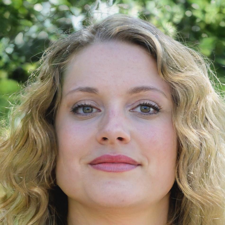 Elena Kowalski, Investment Strategy Coach